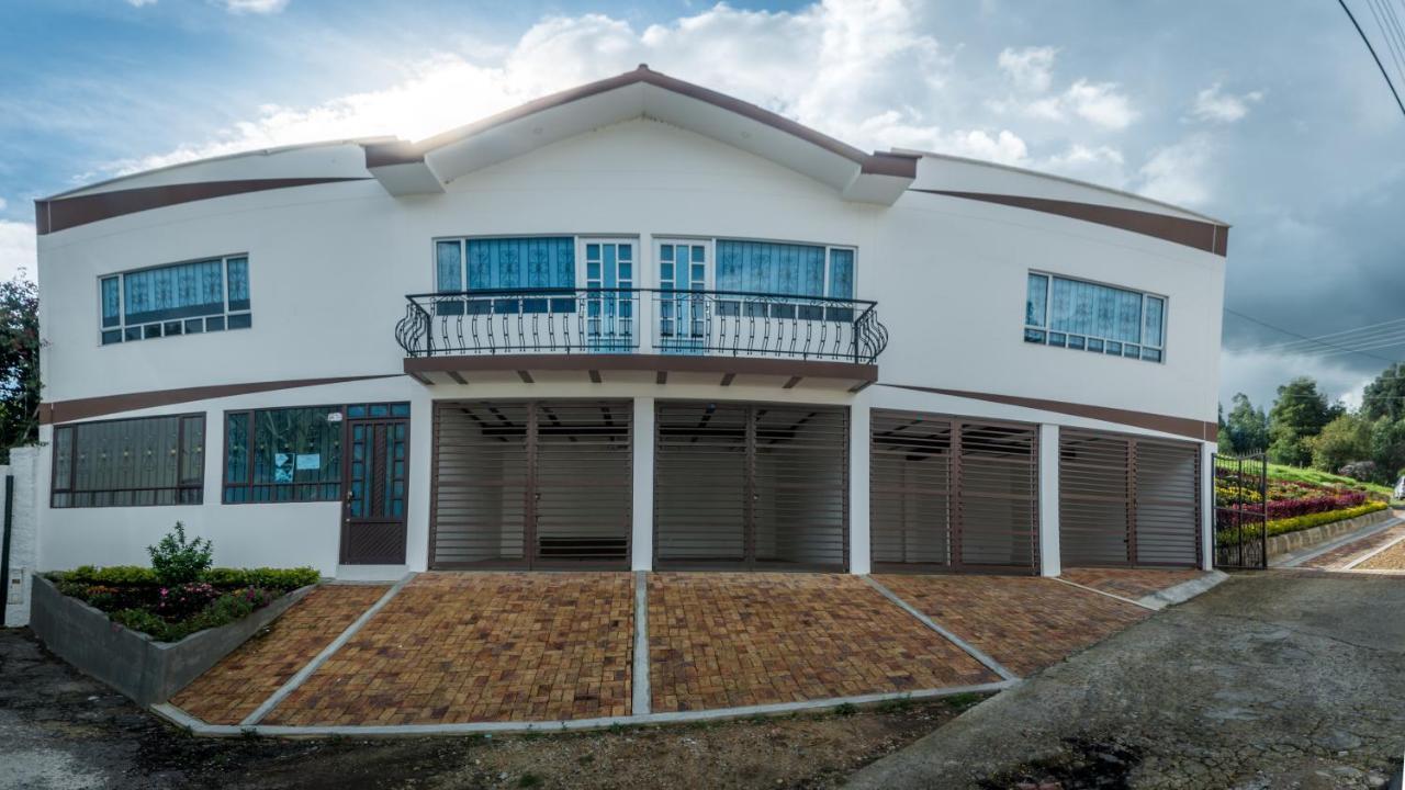 - Apartasuite Argus *